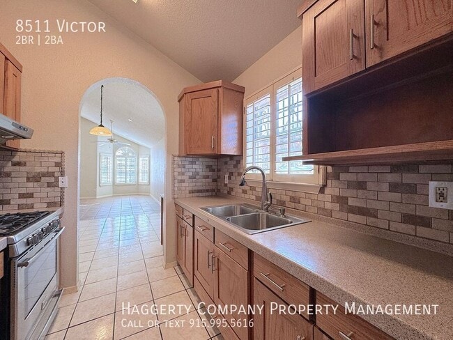Building Photo - 8511 Victor-