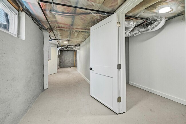 Building Photo - 147 Jefferson Ave