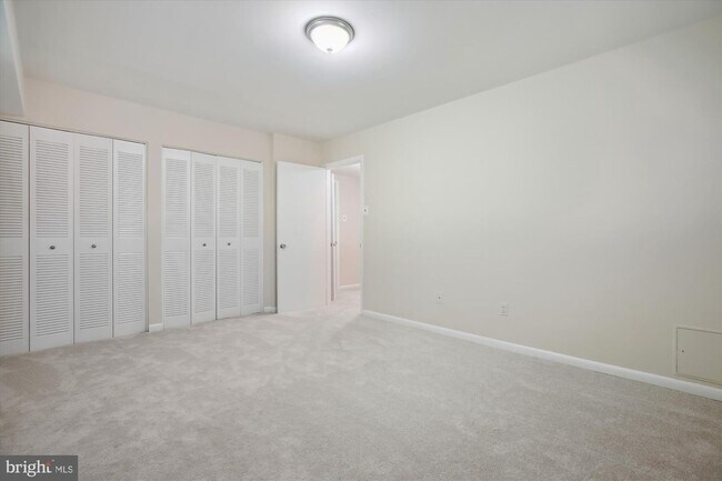 Building Photo - 10655 Montrose Ave