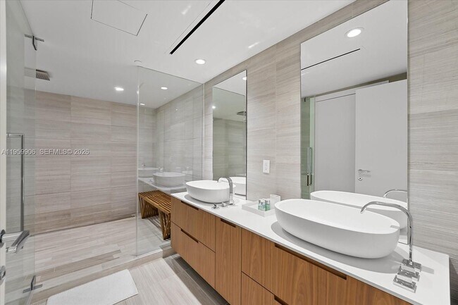 Building Photo - 4701 Meridian Ave