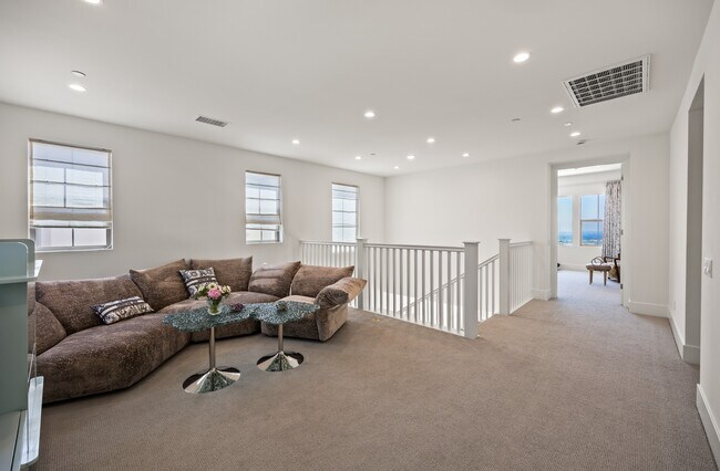 Building Photo - 135 Oakstone
