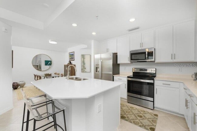 Building Photo - 14151 Heritage Landing Blvd