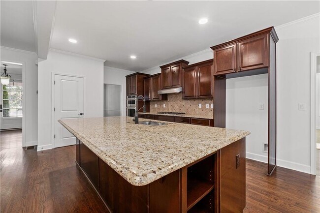 Building Photo - 6440 Century Park Pl SE