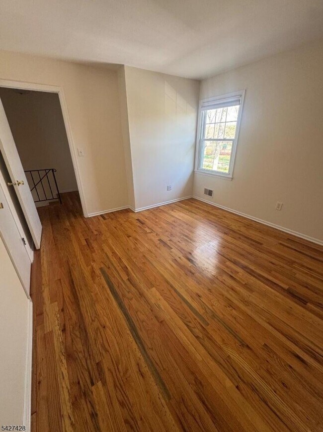 Building Photo - 29 Aubrey St