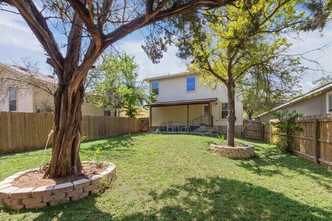 Building Photo - 8710 Davis Oaks Trail