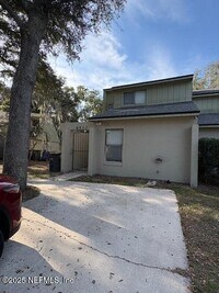 Building Photo - 8530 Colony Pine Cir W