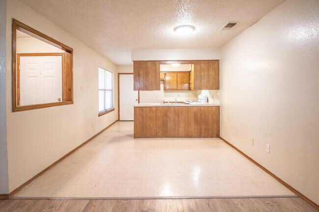 Building Photo - 15 Wagnon Dr