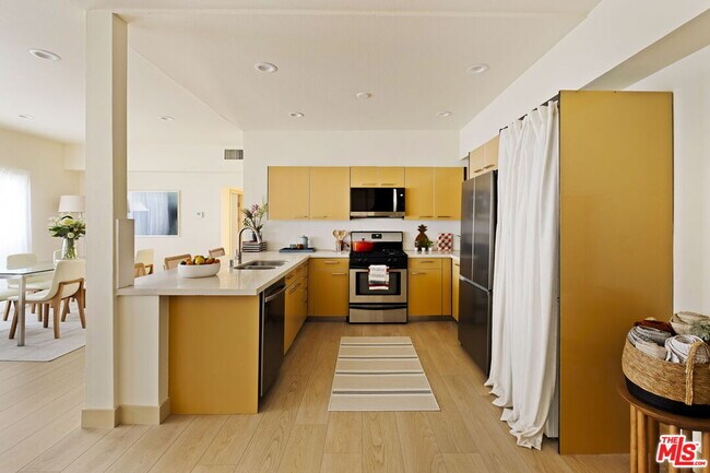 Building Photo - 1717 Malcolm Ave