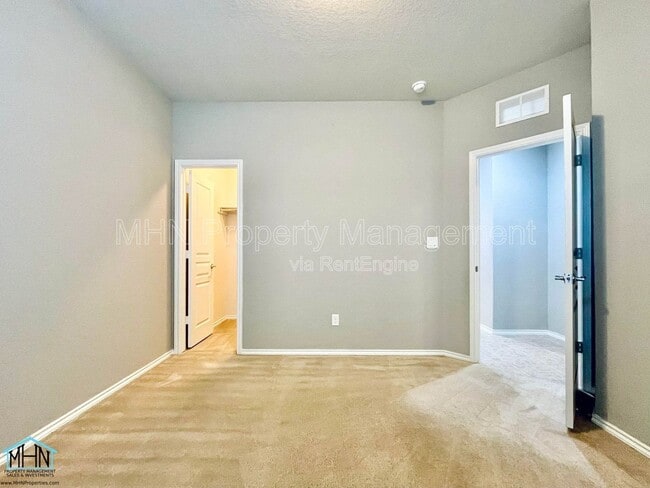 Building Photo - 12852 Laurel Brush