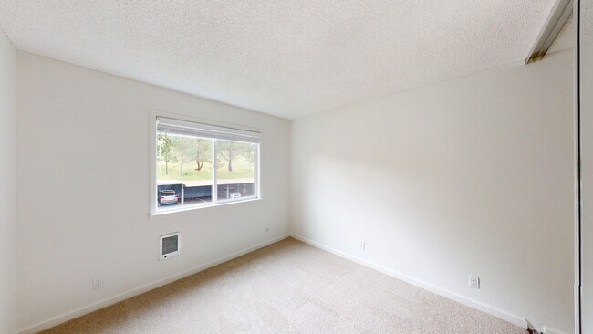 Building Photo - 475 Ignacio Blvd