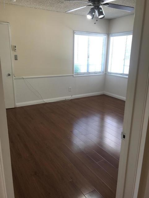 Building Photo - 840 E Florence Ave