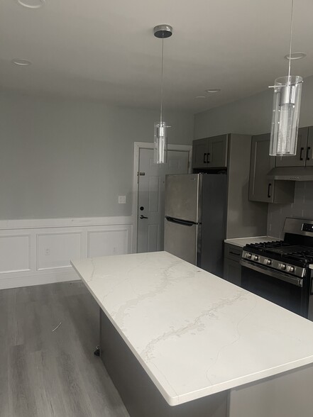 Building Photo - 605 Madison Ave