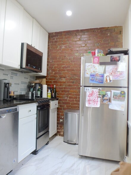 Building Photo - 10 Smythe St