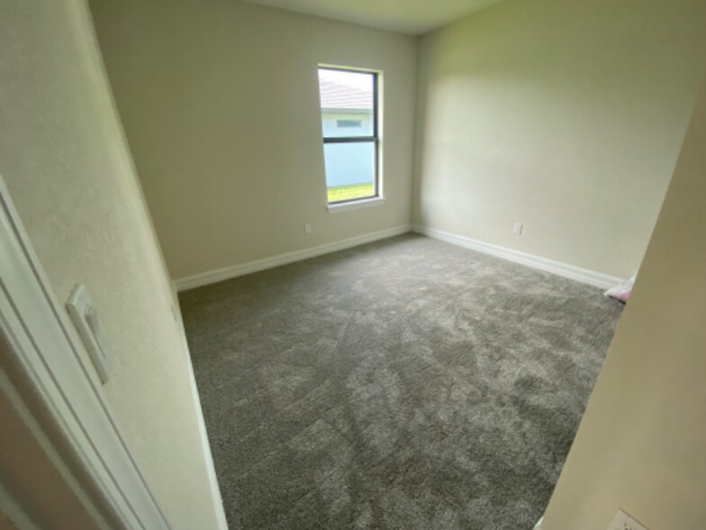 Building Photo - 2931 Hibiscus Ave