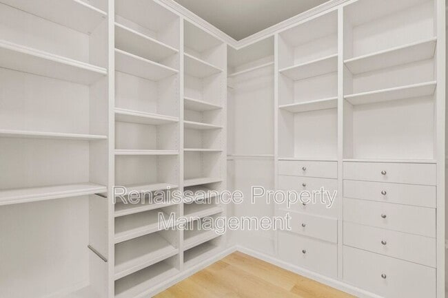 Building Photo - 1801 Riverview Ave