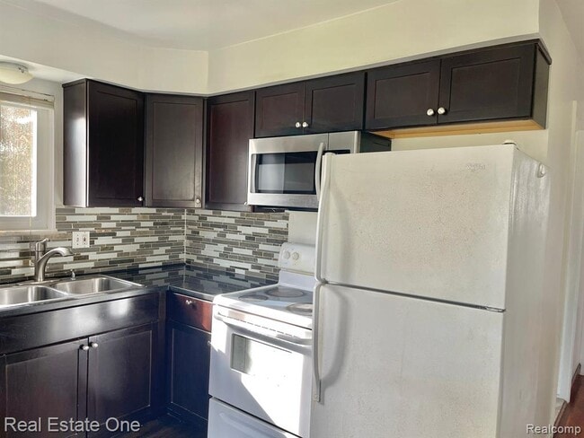 Building Photo - 100 W Hickory Grove Rd