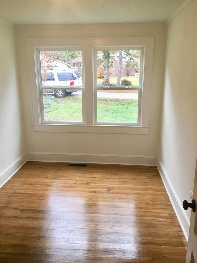 Building Photo - 111 Crane Ave