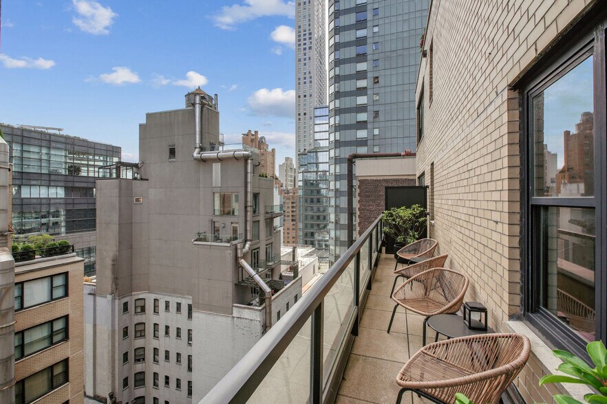 Building Photo - 315 W 57th St