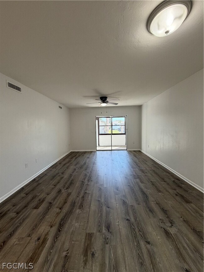 Building Photo - 606 SE 6th St