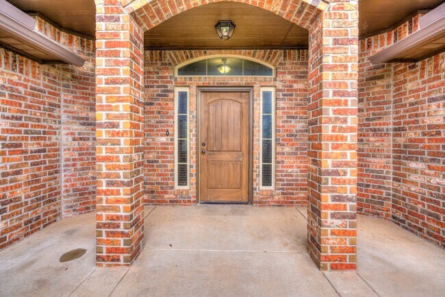 Building Photo - AVAILABLE THE END OF APRIL! 3 OR 4 BDRM, 2 BATHRM, 2 CAR & STORM SHELTER