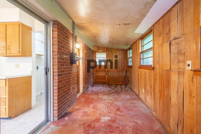 Building Photo - 116 E 19th St