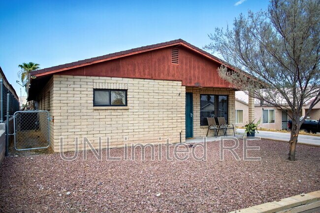 Building Photo - 1385 Church Dr