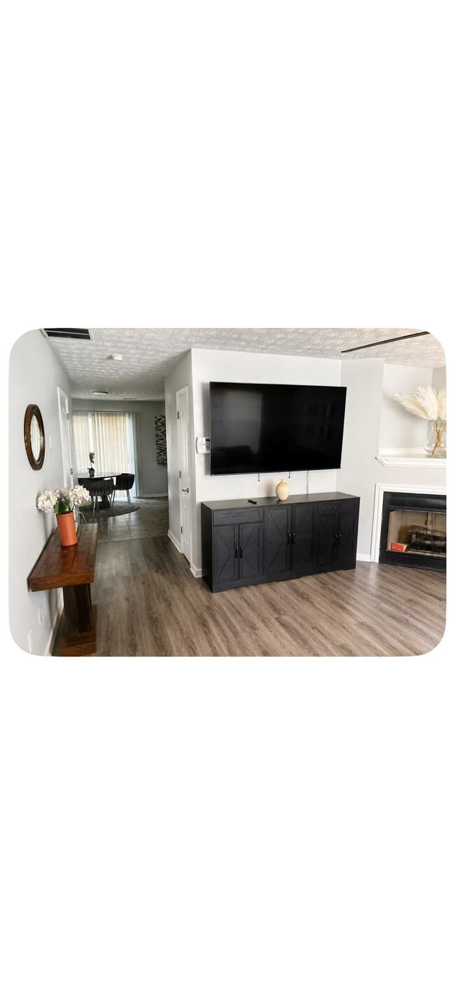 Building Photo - 3052 Fields Dr