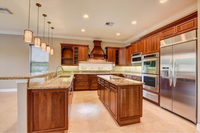 Building Photo - 6669 Cobia Cir