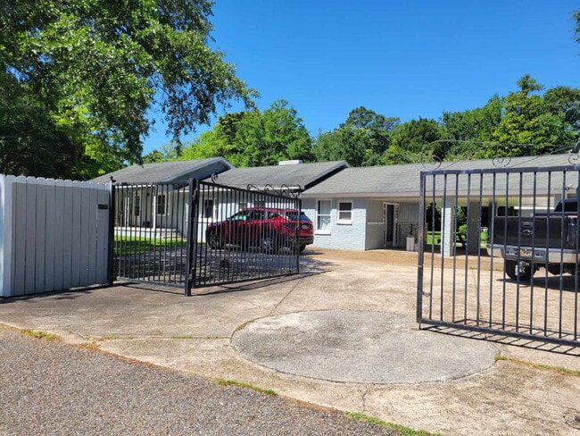 Building Photo - Need a mother-in-law suite or a kid cave?