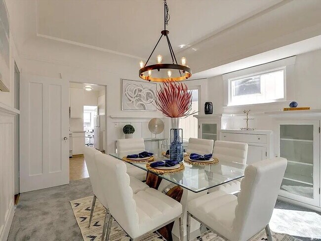 Building Photo - "Charming 2-Bed Sanctuary in San Francisco – Cozy 900 Sq Ft Retreat!"
