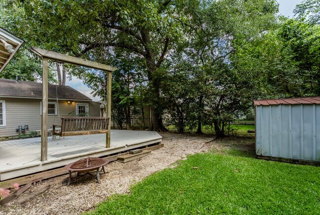 Building Photo - 1230 Timbergrove Ln