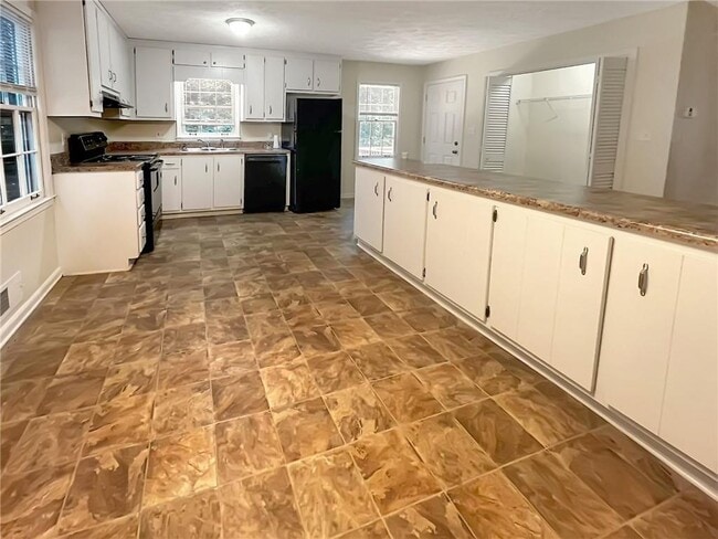 Building Photo - 4125 Maple Ferry Dr