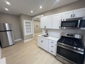 Building Photo - 38 Winans St