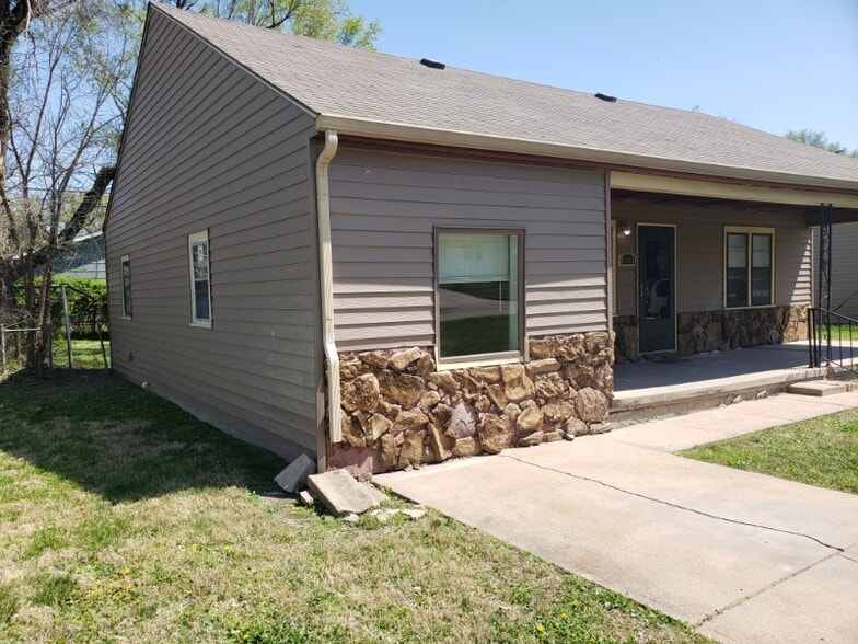 Building Photo - 2356 N Prince St