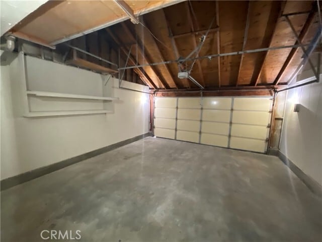 Building Photo - 25400 Oak St