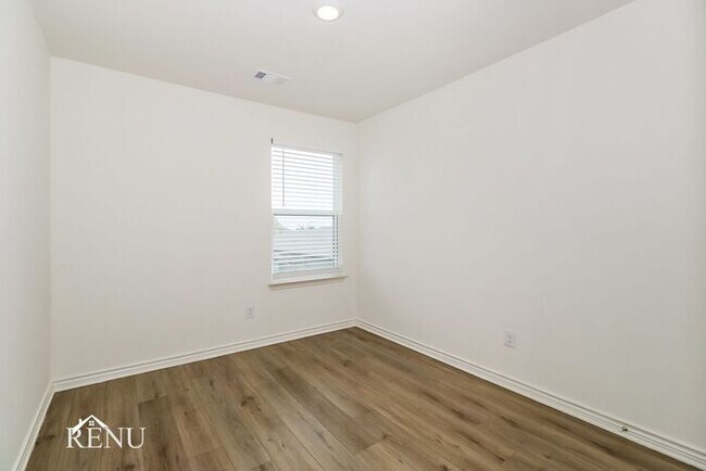 Building Photo - Coming Soon!