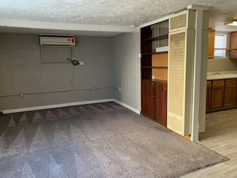 Building Photo - 424 W Cornhusker Hwy