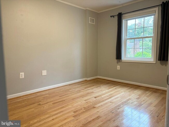 Building Photo - 784 Princeton Pl