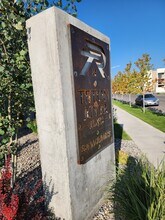 Building Photo - 280 E Lorene St
