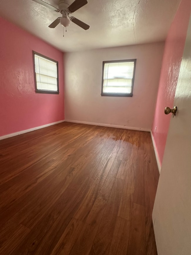Building Photo - 1108 E 42nd St