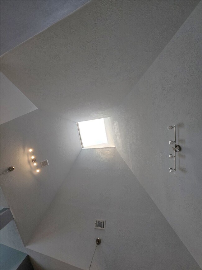 Building Photo - 2614 Parkbriar Ln