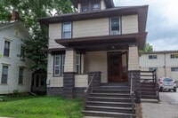 Building Photo - 509 E Davenport St