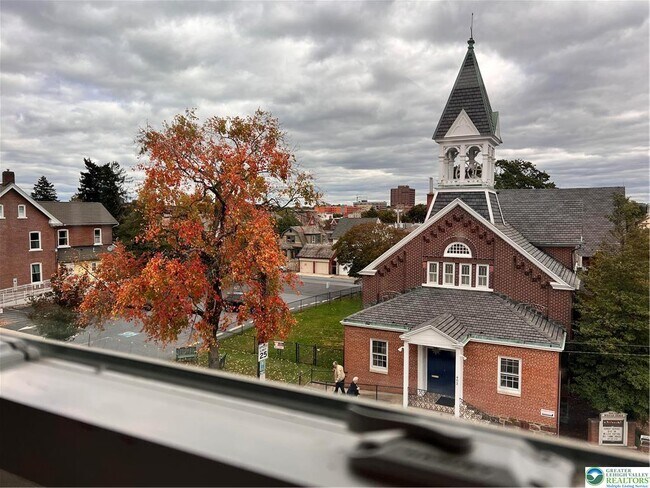 Building Photo - 402 Prospect Ave