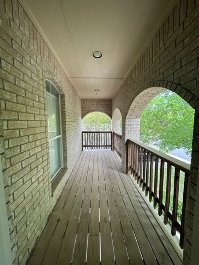 Building Photo - $350 OFF FIRST MONTH'S RENT IF YOU MOVE IN...