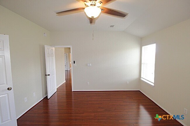 Building Photo - 2101 Jake Dr