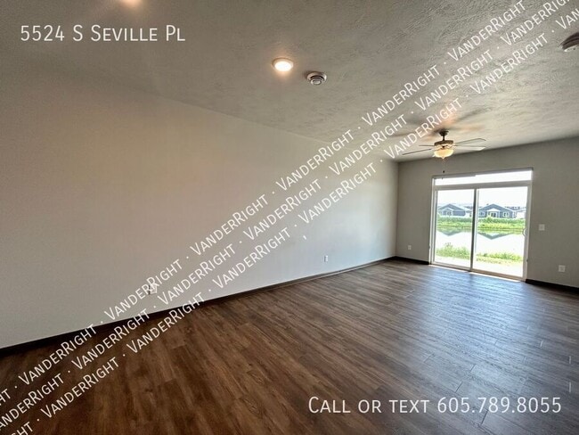 Building Photo - 5524 Seville Pl
