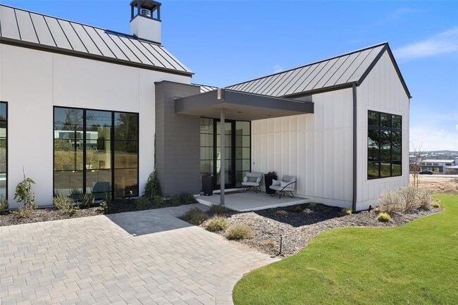 Building Photo - 5805 Twin Peaks Trce