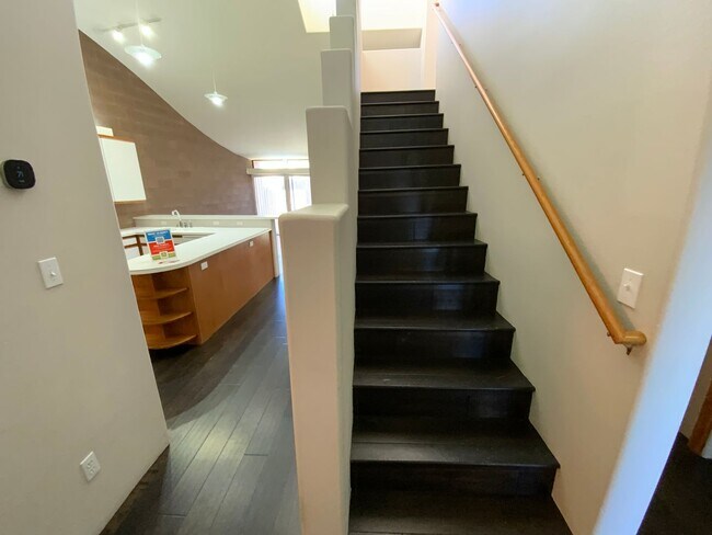 Building Photo - 3 Bedroom Townhome Available Near Eubank Blvd NE & Montgomery Blvd NE!