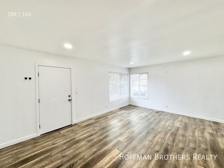 Building Photo - 4132 W 118th St