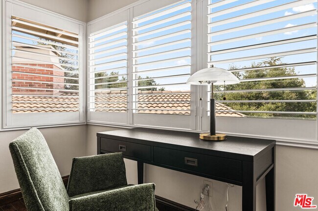 Building Photo - 3200 Oakley Dr